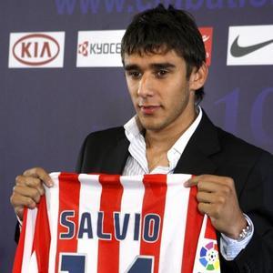 Salvio firma con el Atlético por cinco temporadas y media