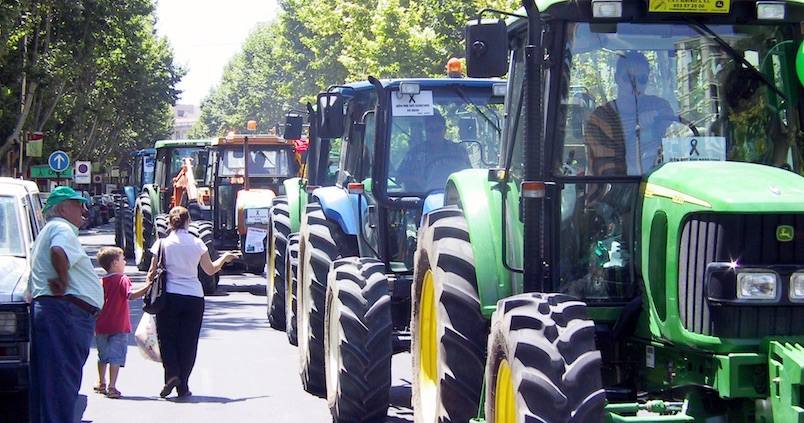 Una tractorada recorrerá Úbeda para protestar por los bajos precios del aceite