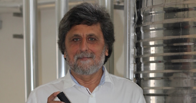 El catedrático Juan Jiménez: «El control microbiológico permite hacer vinos novedosos»