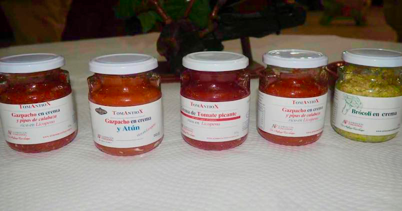 Del cultivo del tomate industrial al gazpacho en crema para «dipear»