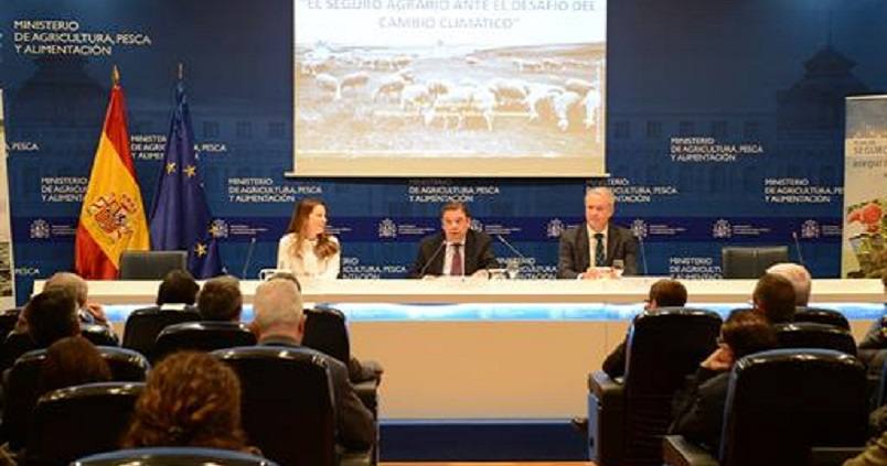 Luis Planas apuesta por aumentar el presupuesto de los seguros agrarios en los próximos años