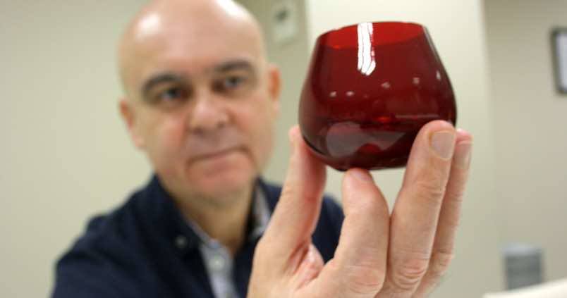 El COI certifica la copa roja para la cata de aceite de oliva desarrollada en Jaén