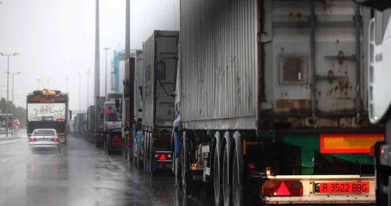 La Junta trabaja en una fórmula rápida para los camiones hortofrutícolas afectados por el Brexit