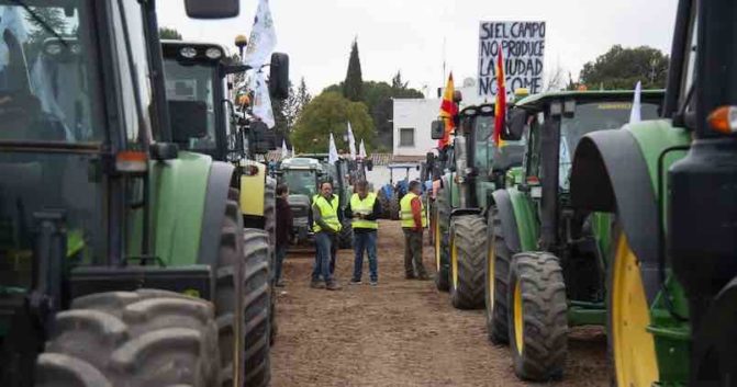 Movilizaciones agrarias: 500 tractores y 200 autobuses se manifestarán en Granada