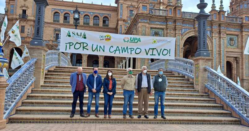 El campo se rebela ante el nuevo «menosprecio» de Planas a Andalucía