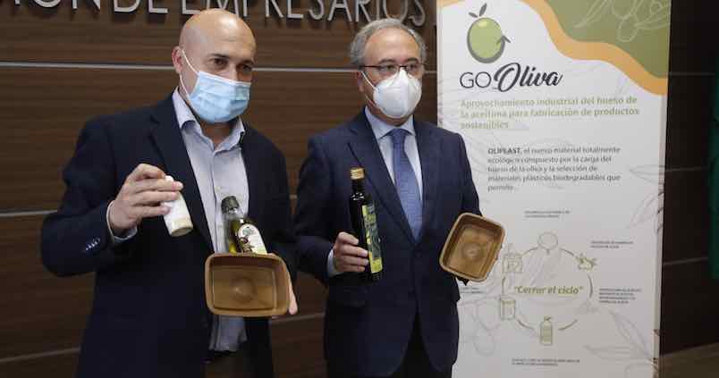 Oliplast, el bioplástico que nace del hueso de la aceituna y sirve para hacer envases