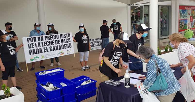 Las cifras de la crisis láctea: producir un litro de leche cuesta 0,40 €/kg en Andalucía y se les paga a 0,31