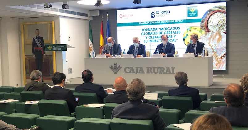 Los cereales, uno de los puntales del crecimiento del Puerto de Sevilla
