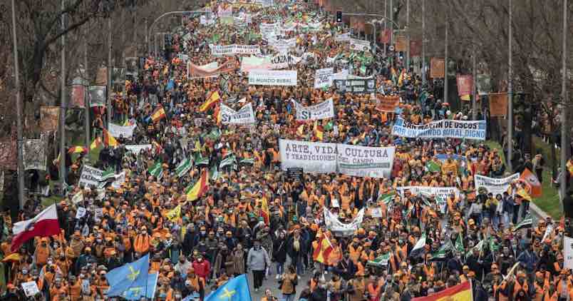Planas reconoce que «hay que tomar nota» de la masiva protesta del 20M