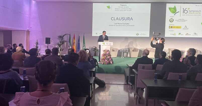 Planas defiende la sostenibilidad que pregona la UE como base del modelo agrario del futuro