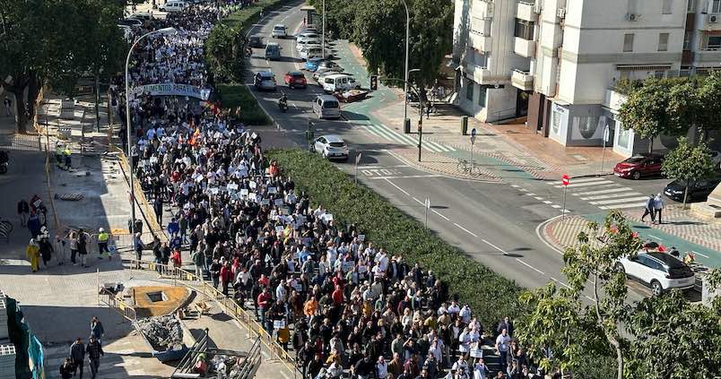 El campo onubense grita «agua, agua» en Sevilla para alertar de una «crisis histórica»