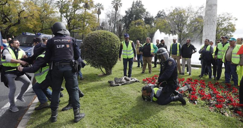 agricultores-protesta-sevilli