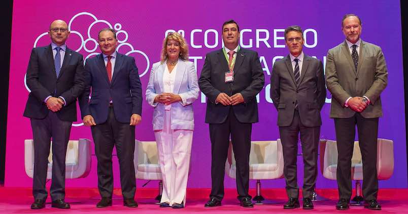 El sector de los frutos rojos defiende su papel económico y social en el IX Congreso