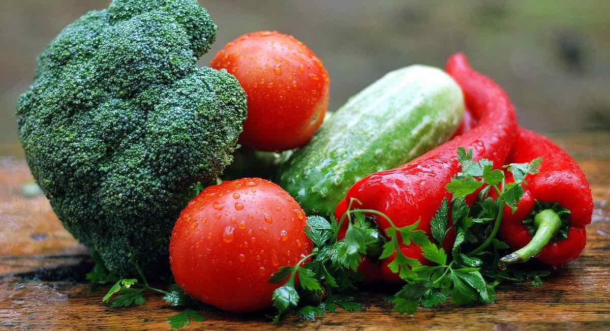 ¿Verduras congeladas o en conserva? Soy nutricionista y te digo cuál es la forma más saludable de consumirlas