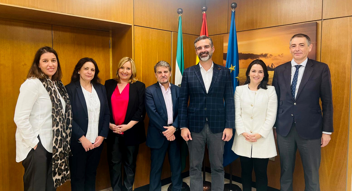 La Junta y AEDyR refuerzan su colaboración en desalación y reutilización de agua
