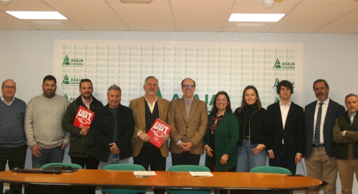 Asaja, COAG y UGT firman la actualización de las tablas salariales del convenio del campo para 2025