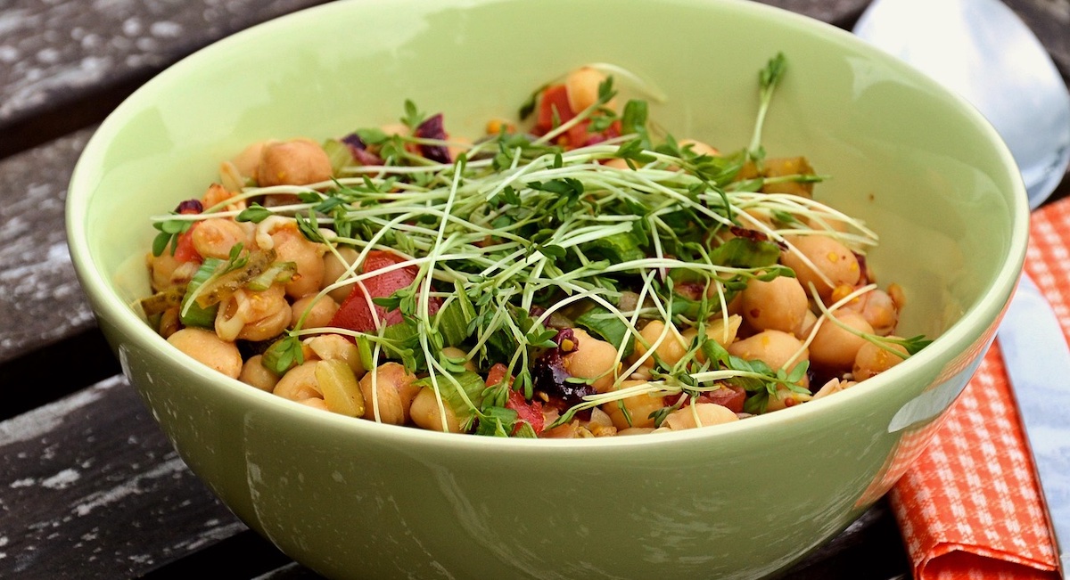 ¿Te sientes agotado en verano? Los tres alimentos que recomienda la nutricionista Rosa Fernández para afrontar el calor