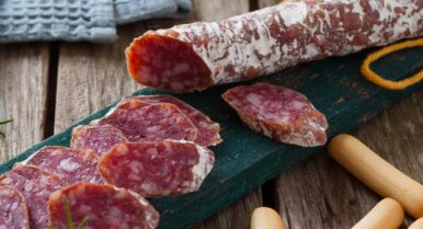 Ciencia para lograr el salchichón más apetecible: la UCO estudia qué carbohidratos mejoran la receta