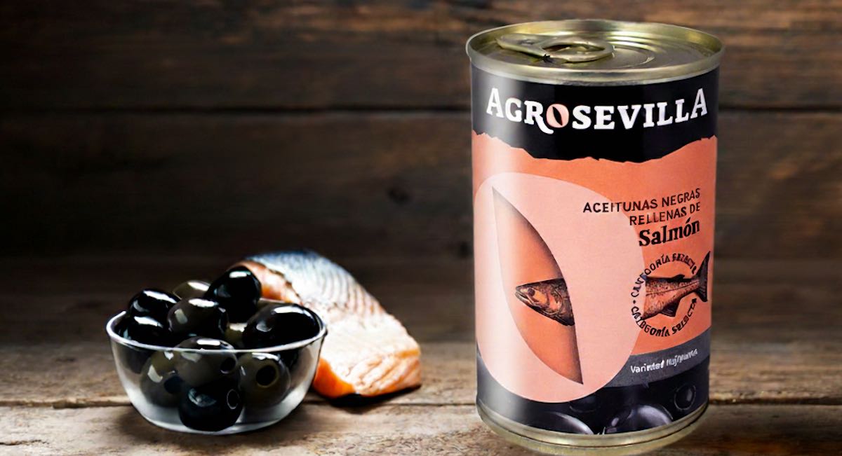 Agrosevilla conquista a los consumidores noruegos con su aceituna negra rellena de salmón