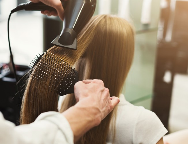Manchuria logo cuatro veces Cuáles son los mejores tratamientos alisadores de cabello? - Bulevar Sur