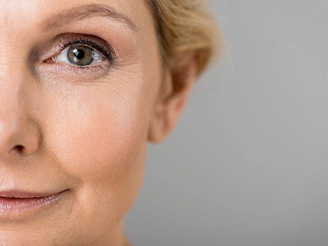 Cómo maquillar ojos con arrugas: trucos a partir de los 40-50