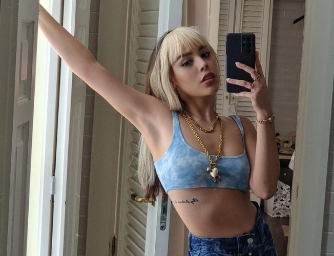 Rogue Blonde extremo de Danna Paola