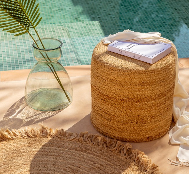 Decoración para la piscina. Foto: SKLUM