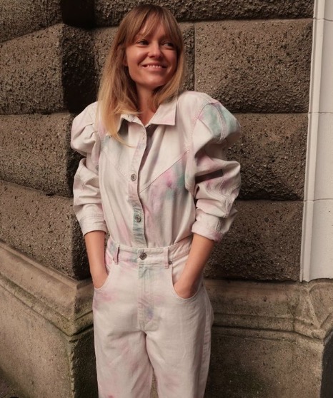 Corte de pelo largo y con flequillo