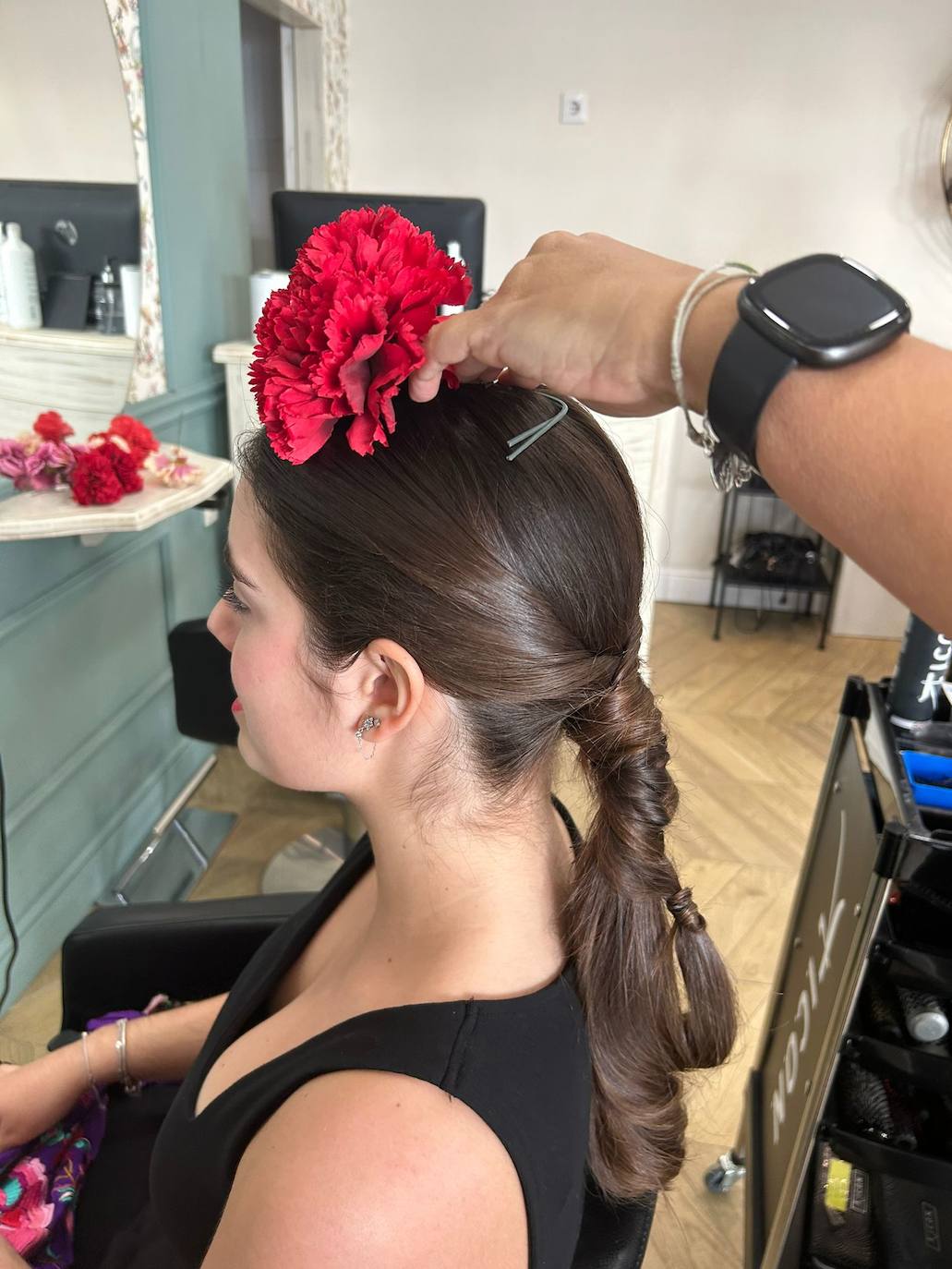 Peinado para la Feria de Carmela Domínguez. Cola con comienzo de trenza.