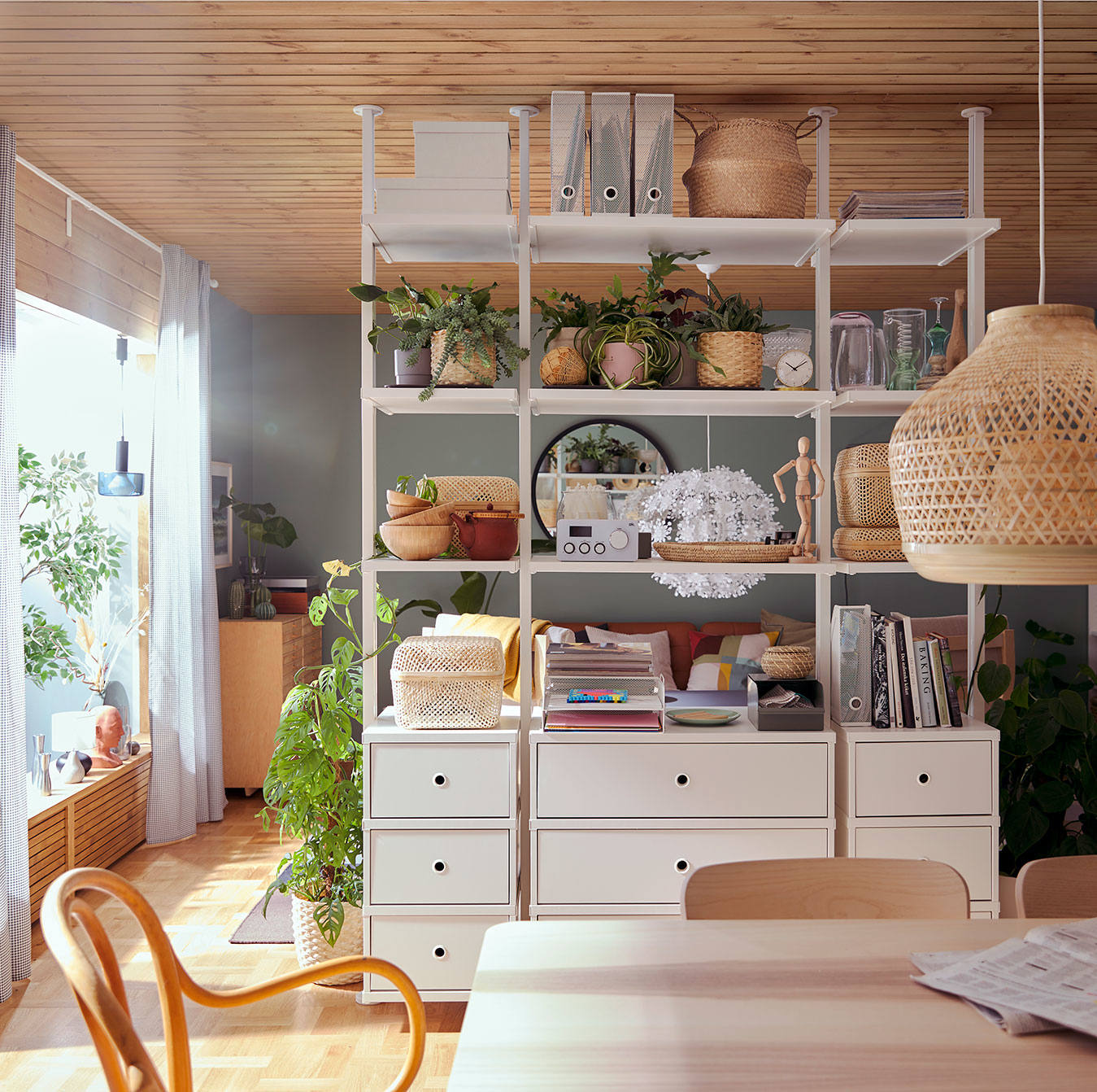 Con este armario abierto de Ikea podrás aumentar la capacidad de  almacenaje, e incluso separar ambientes en el salón o el dormitorio