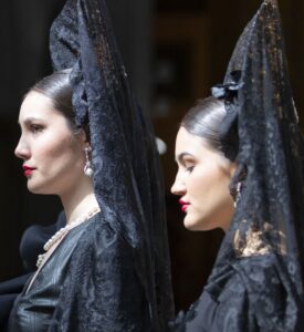 ‘Sí Mantilla’ vuelve a recorrer en esta sexta edición las calles de Sevilla