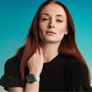 Sophie Turner con la melena en tono rojizo