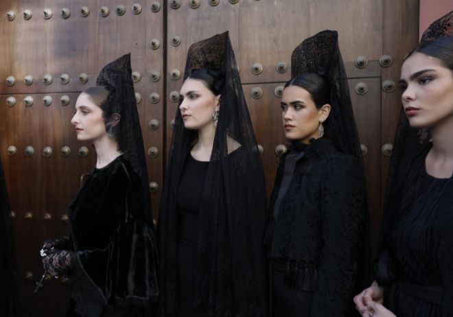 Evento de 'Sí, Mantilla' en la Iglesia de Santa Catalina / Foto: Manu Gómez