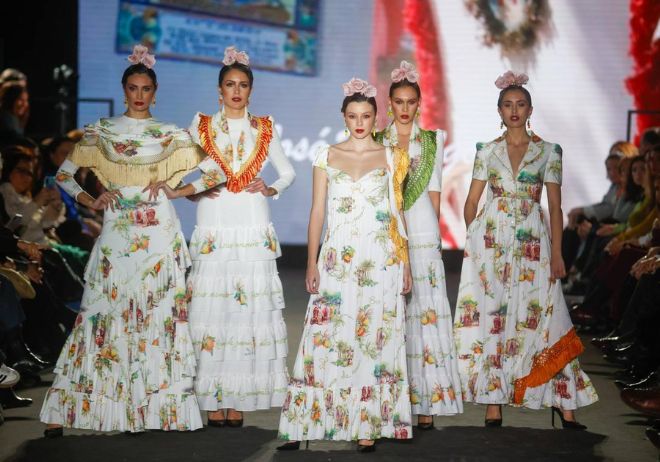 Desfile en We Love Flamenco de la Hermandad Rocío de Triana / Foto: Víctor Rodríguez