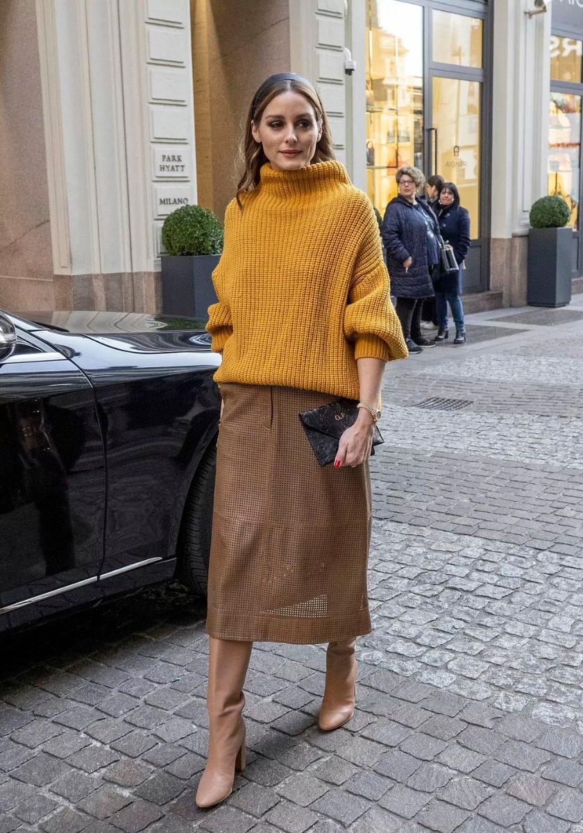 Falda midi y jersey oversize / GETTY IMAGES