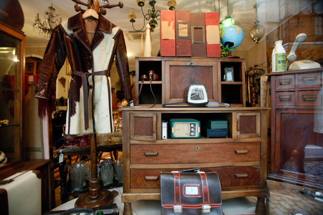 Escaparate de Buhoneras, en la céntrica calle Jesús del Gran Poder