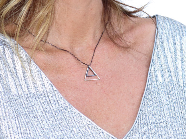 Vestido plateado de Con paso chic