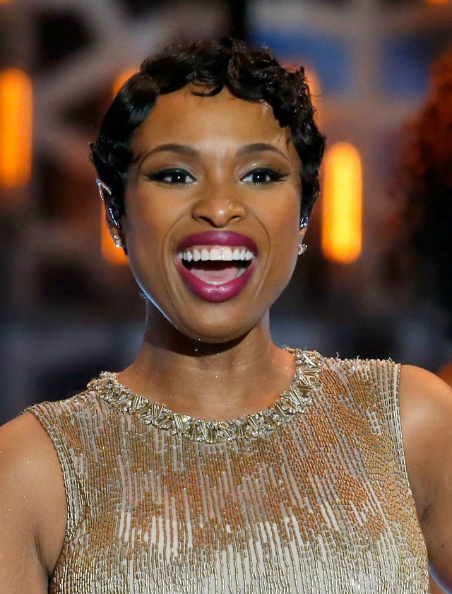 La cantante y actriz Jennifer Hudson luce un pixie de aire romántico, corto, con poco volumen. AFP