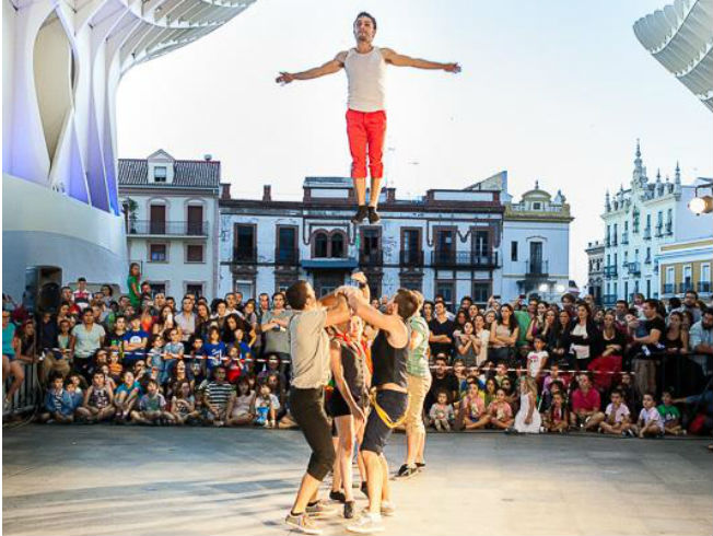 Circada y Agua Mágica, planes anti-calor con niños en Sevilla