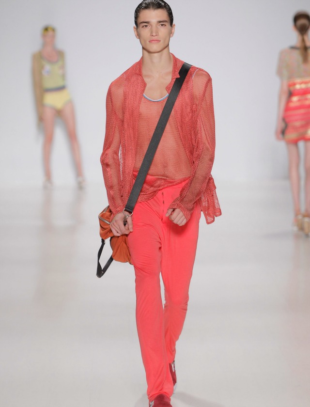 Custo Barcelona y su coleccion Tropicalism