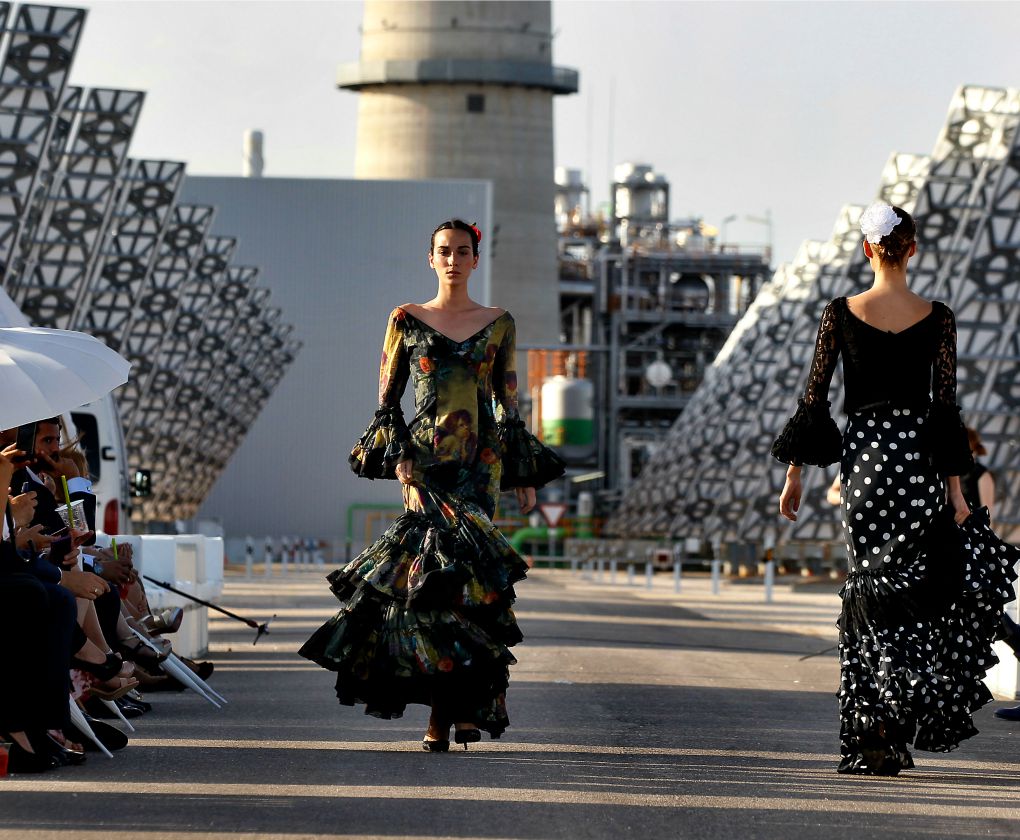 Desfile en la central termosolar Gemasolar en Sevilla. J.M.Serrano