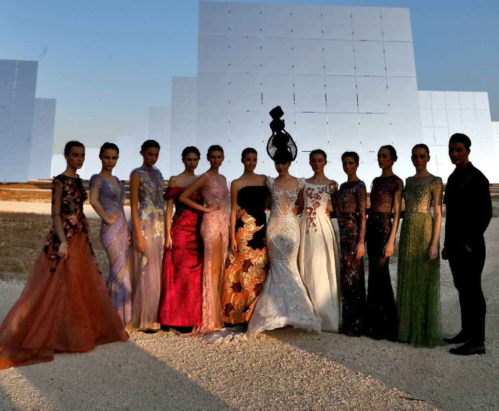 Desfile en la central termosolar Gemasolar en Sevilla. J.M.Serrano