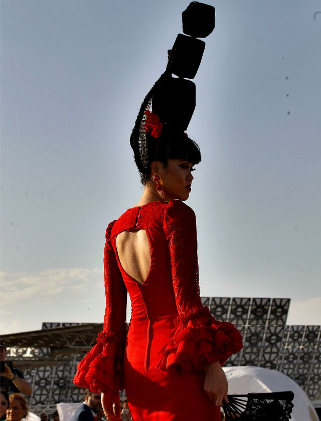 Desfile en la central termosolar Gemasolar en Sevilla. J.M.Serrano