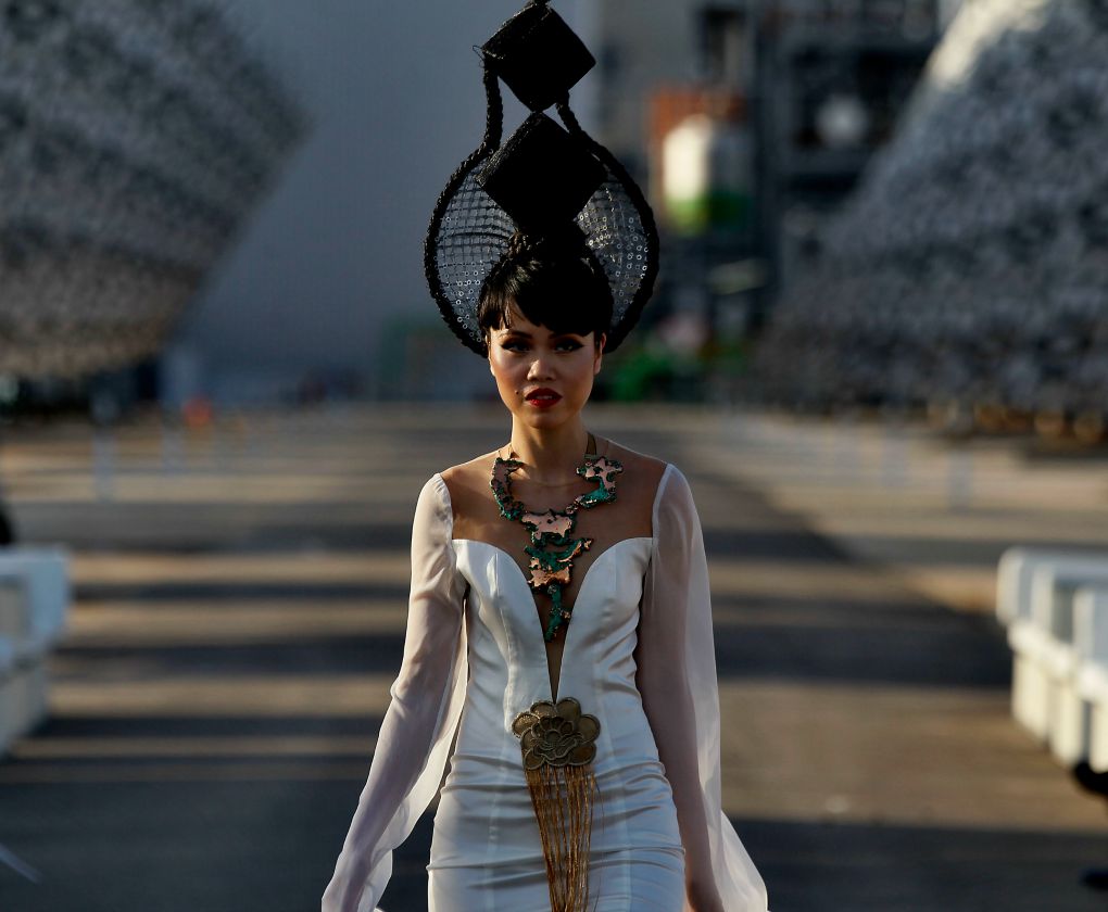 Desfile en la central termosolar Gemasolar en Sevilla. J.M.Serrano