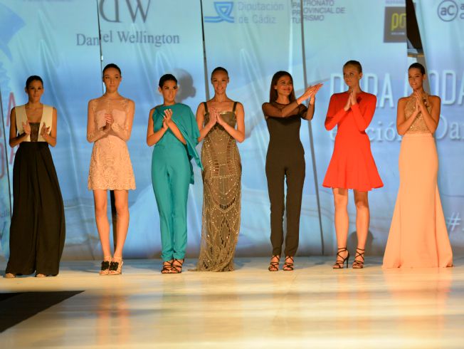 Pura Moda 2015, desfiles en las carreras de caballos de Sanlúcar, en fotos