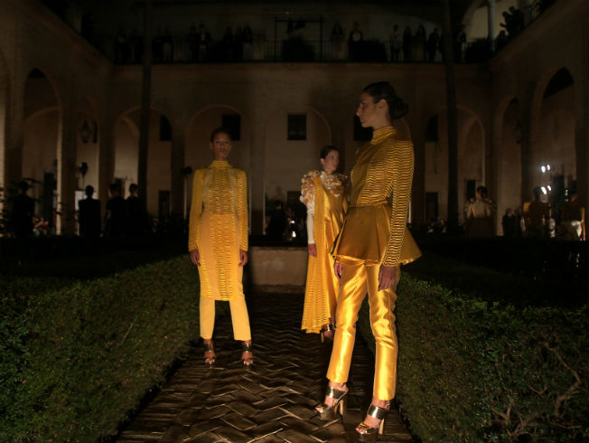 Feminidad, diseños sencillos y sofisticados, en la primera jornada de la XIII Andalucía de Moda