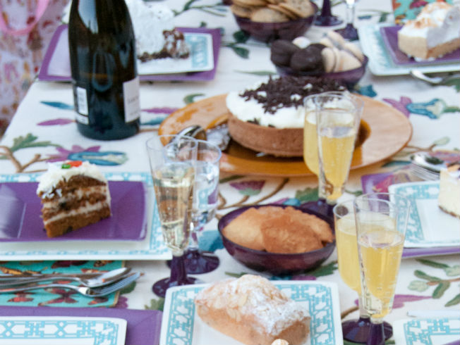 Cómo poner una mesa bonita con vajilla y cubiertos desechables