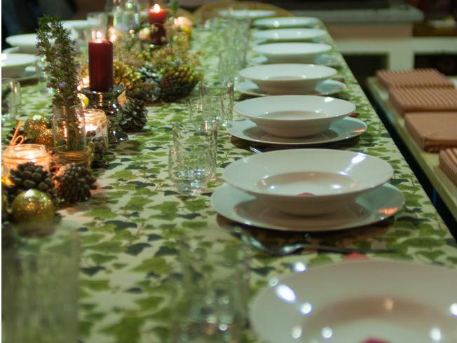 Lo que no cuentan las revistas de decoración sobre las cenas de familias numerosas