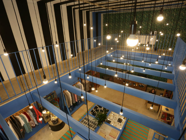 De tiendas por Sevilla: Free Place