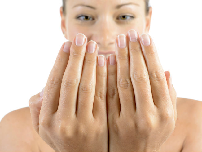 ¿Cómo poner a punto tus uñas para las fiestas de Navidad?